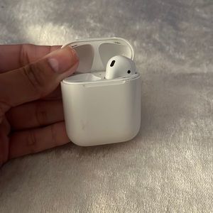 Apple AirPods 1st Generation with Charging Case